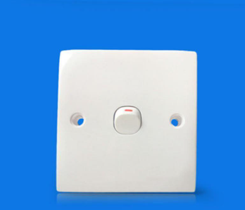 Using a wall switch, an old-fashioned nail shaped single opening single control dual control panel with 86 small button power switch